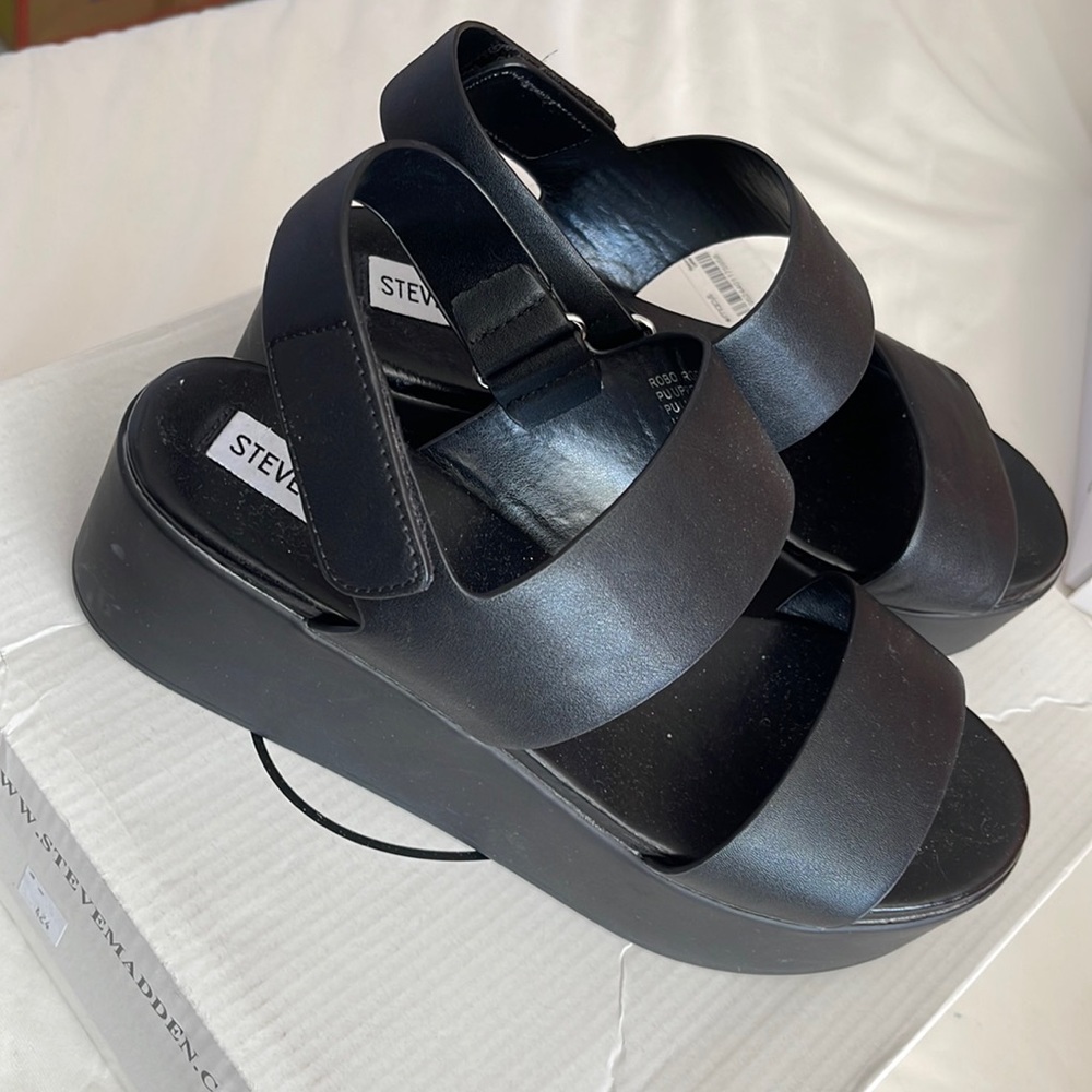 Steve Madden platform sandals